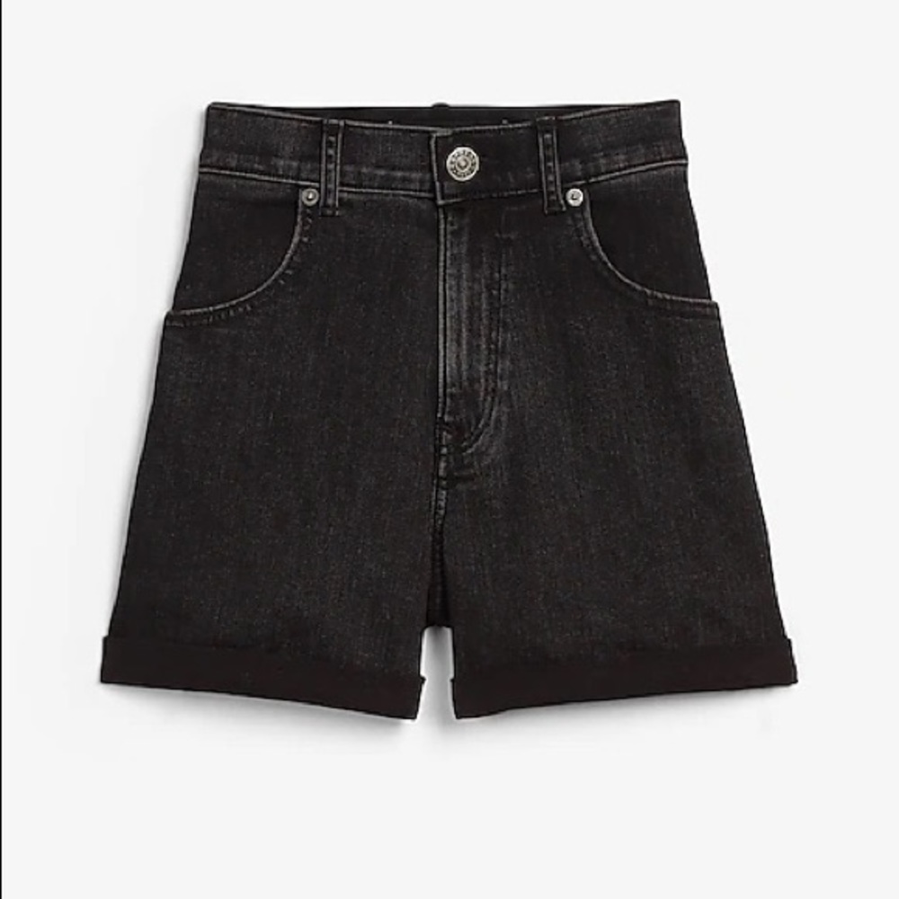 Express. NWT-Super High Waisted Black Rolled Mom Jean Shorts.